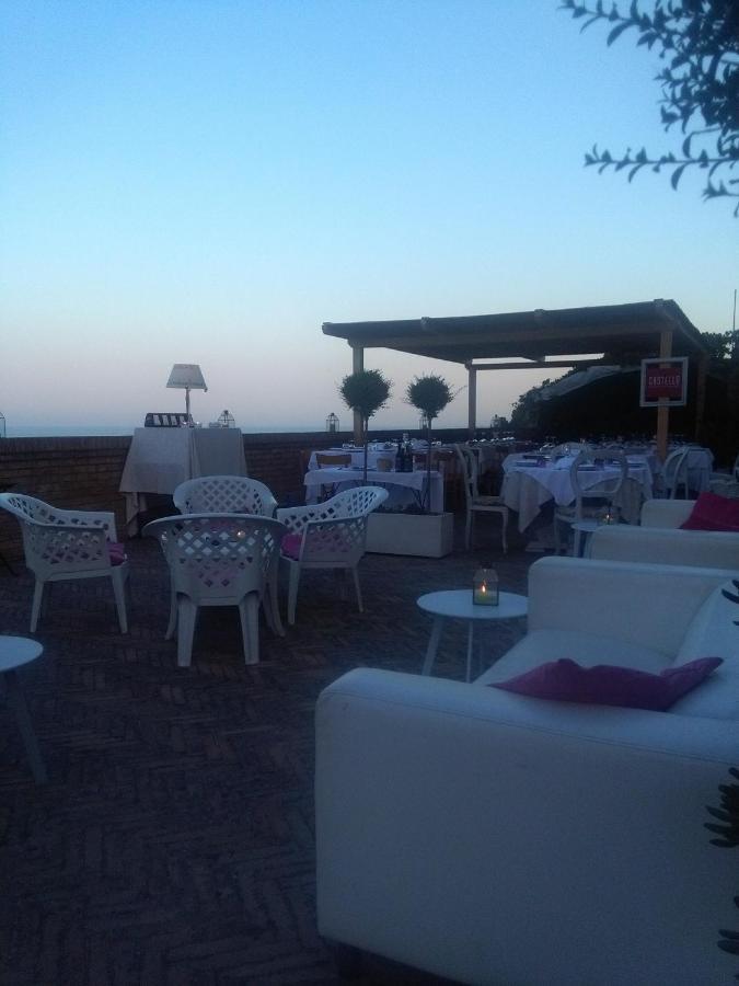 Castello - Solo Pernotto Hotel Cupra Marittima Eksteriør billede